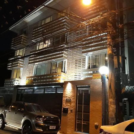 Burgos Hub Hostel Pasay Ngoại thất bức ảnh
