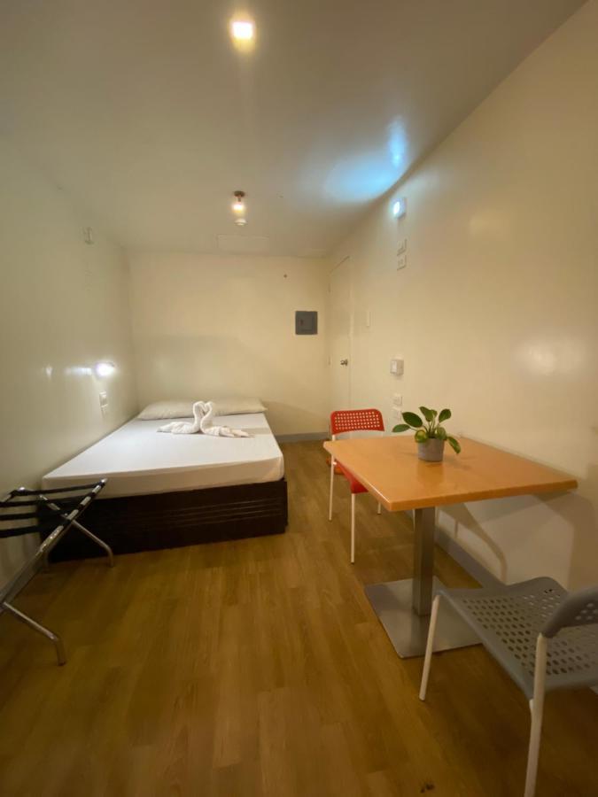 Burgos Hub Hostel Pasay Ngoại thất bức ảnh